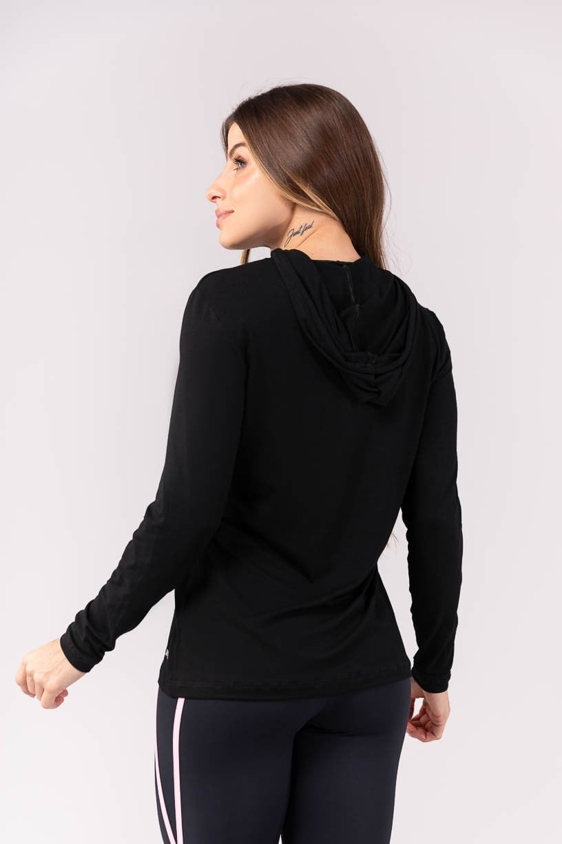 Blusa com Abertura e Capuz (Preto) | Ref: K3921-A