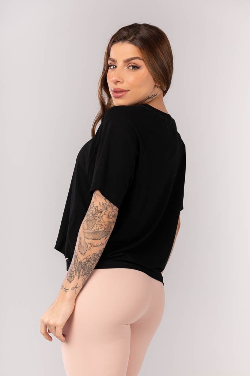 Blusa Raglan com Costas Alongadas (Preto) | Ref: K4260-A