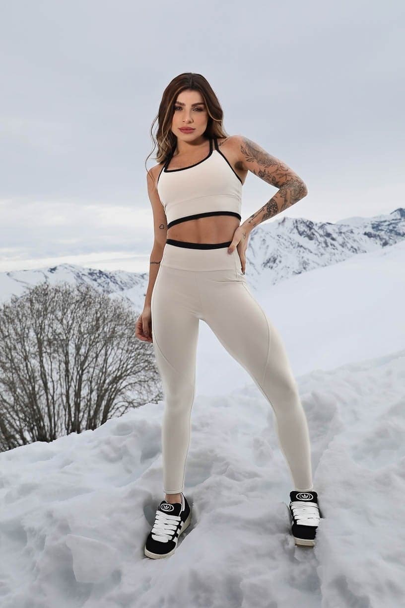 Calça Legging com Recorte e Cós de Vira (Bege / Preto) | Ref: K4274-A
