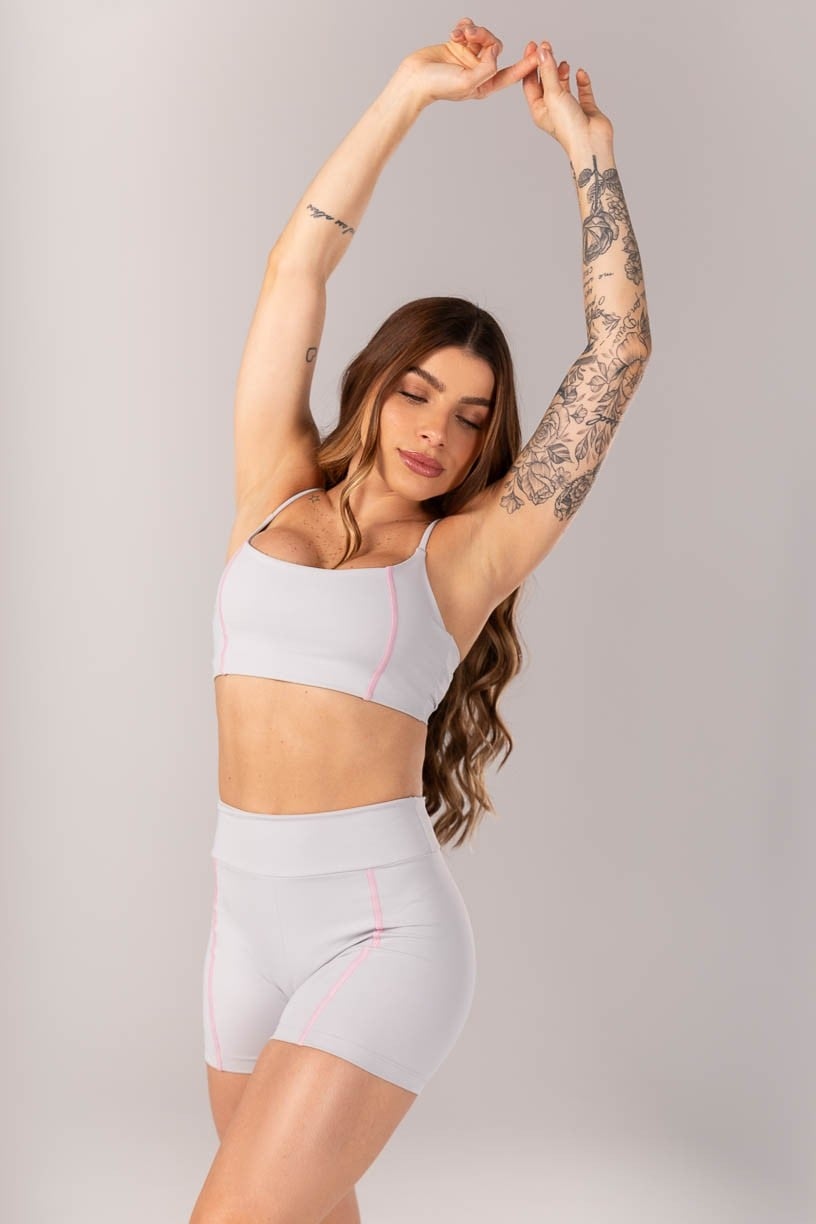 Short com Cobertura Contrastante (Cinza Claro) | Ref: K4016-D