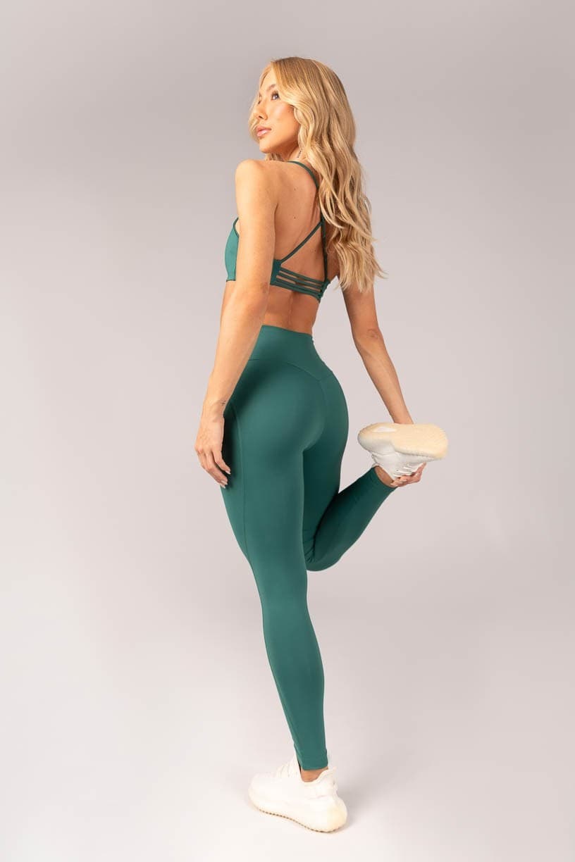 Calça Legging com Cós em V e Recortes (Verde Esmeralda) | Ref: K4081-F
