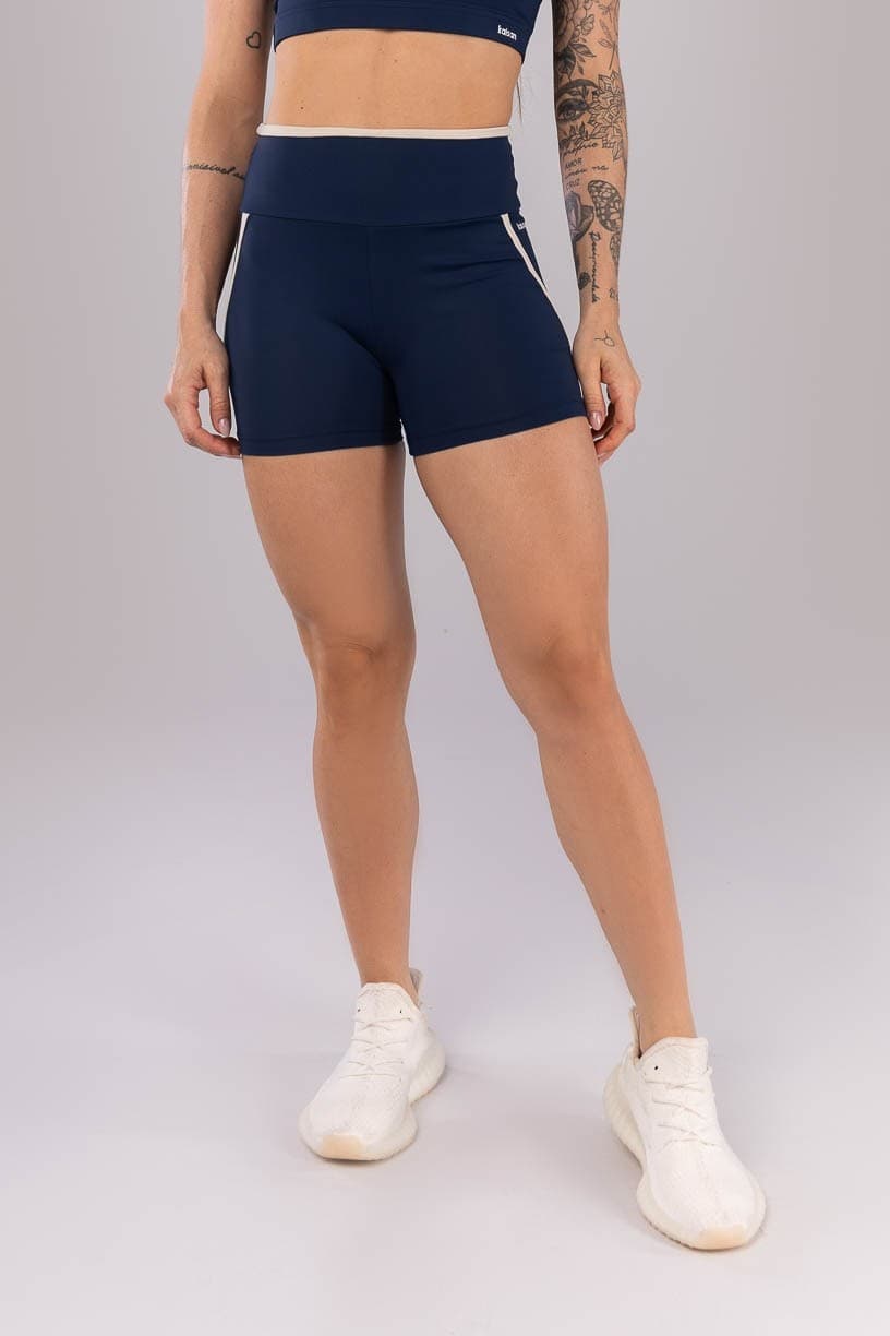 Short com Cós de Vira e Chapado (Azul Marinho / Bege) | Ref: K4420-A