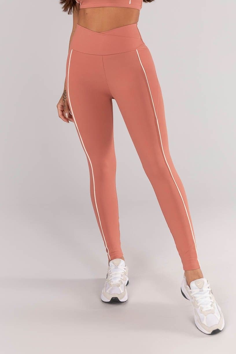Calça Legging com Cós Transpassado e Bolsos com Vivo (Telha / Vanilla) | Ref: K4618-B