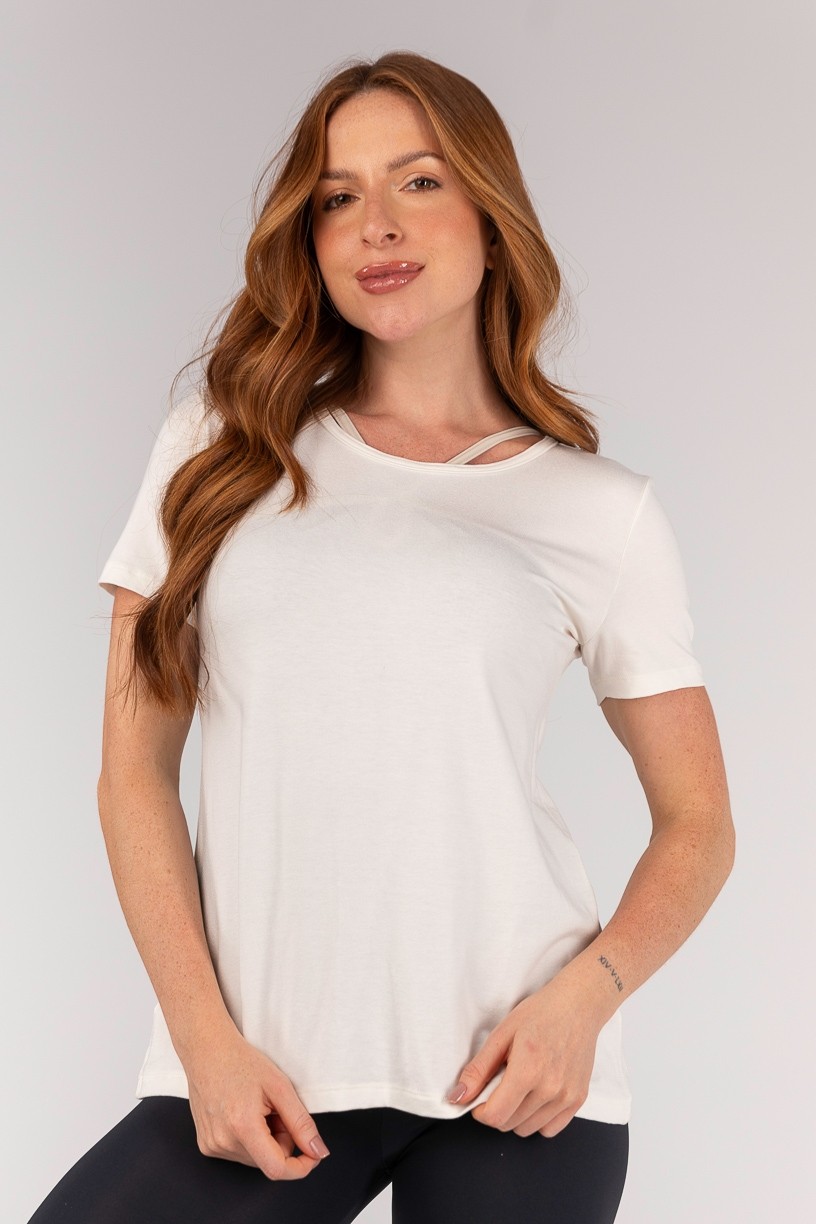 Camiseta com Abertura nas Costas (Off-White) | Ref: K4673-B