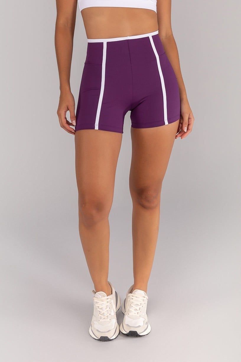 Short com Cós de Vira e Chapados (Ametista / Branco) | Ref: K4697-B