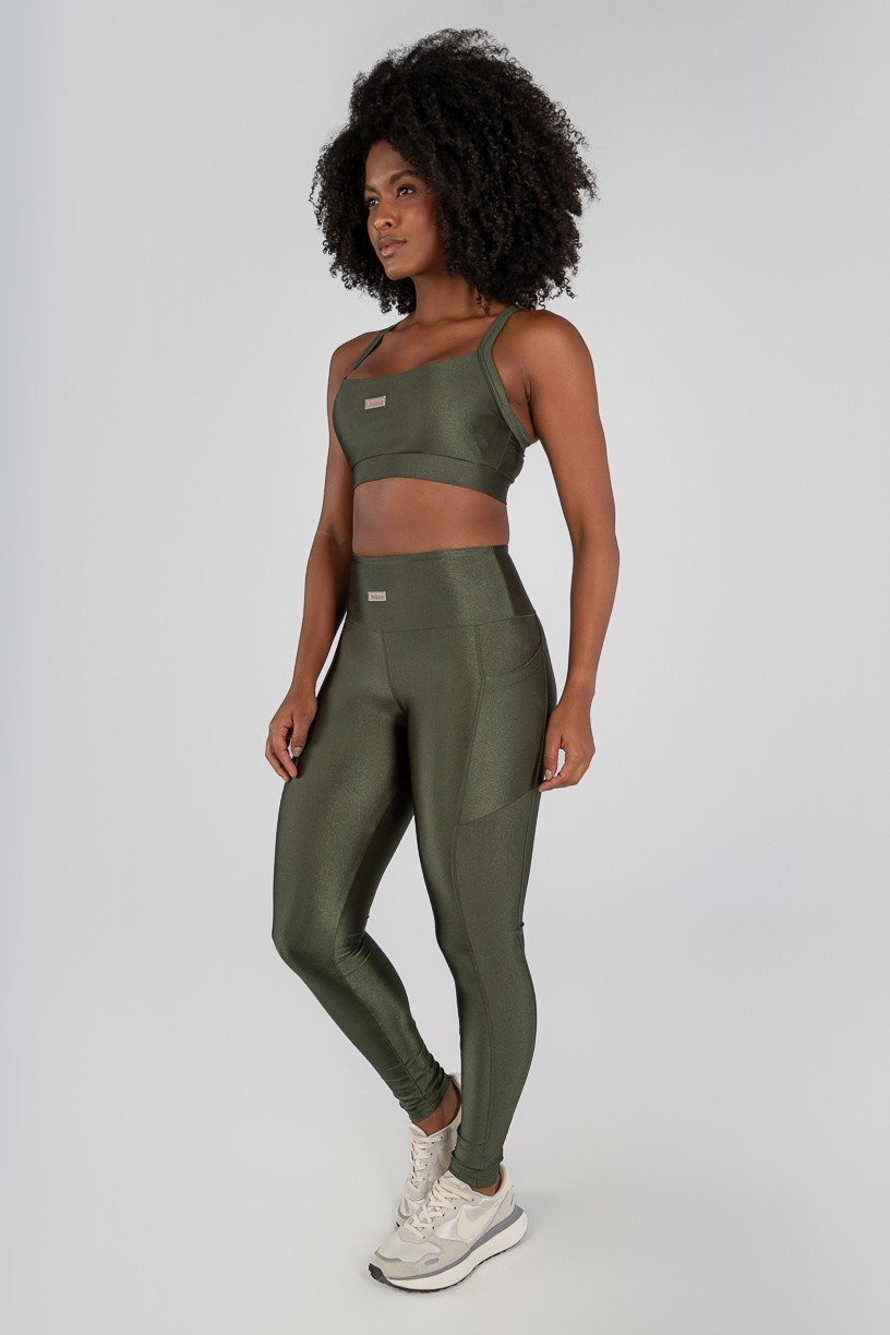 Calça Legging com Bolsos Laterais (Verde Militar) | Ref: K4375-C