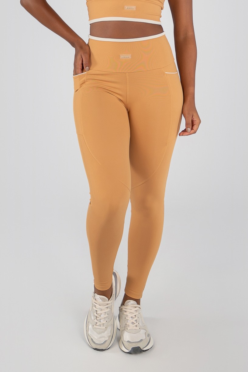 Calça Legging com Bolsos e Vivos (Caramelo) | Ref: K4705-B