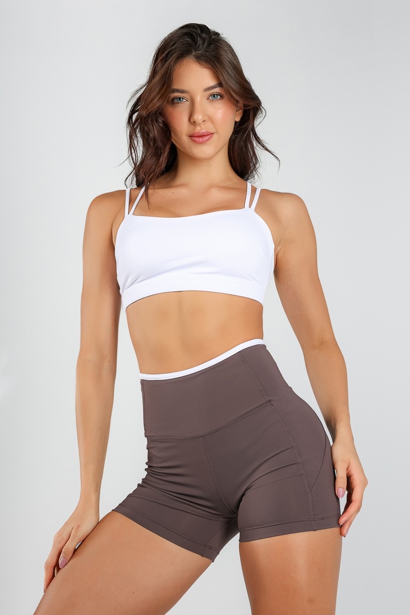 Short com Pespontos e Viés Contrastantes (Trufa / Branco) | Ref: K4814-A