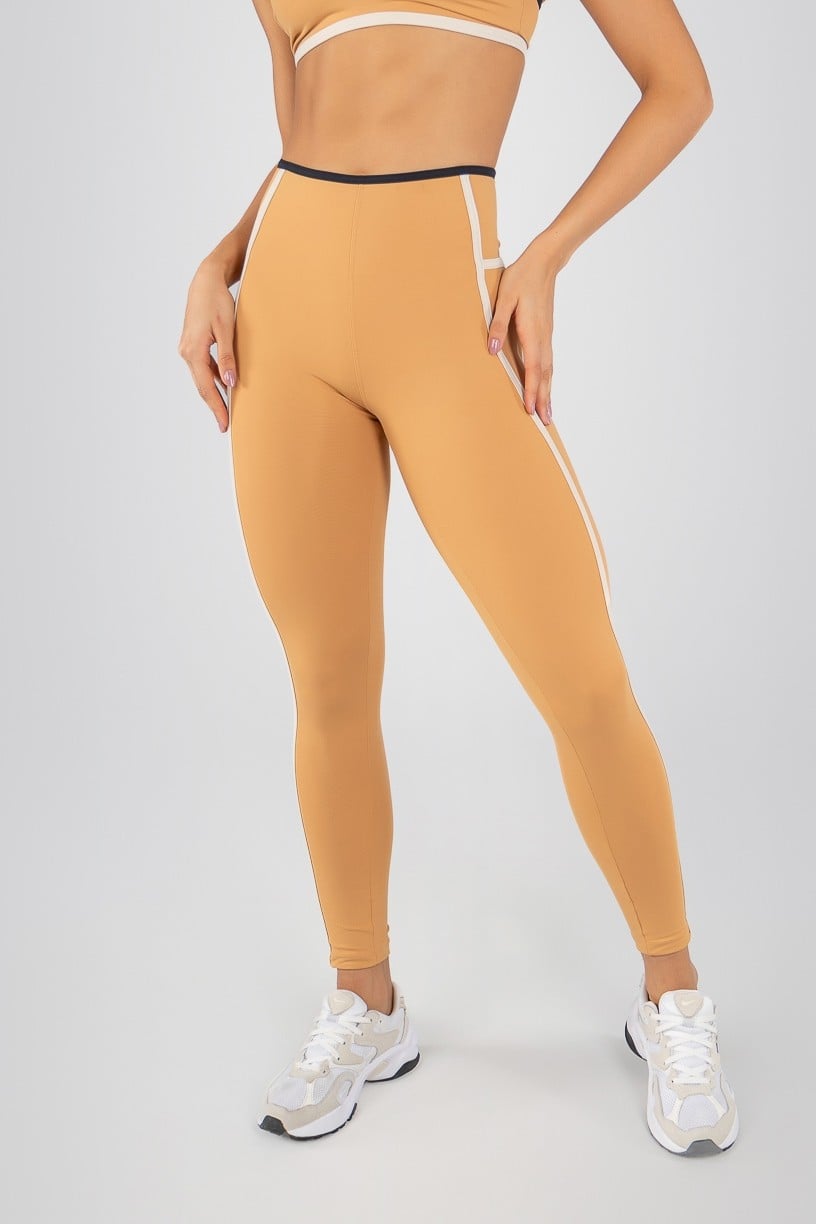Calça Legging sem Cós Aparente e Listras (Caramelo / Preto / Off-White) | Ref: K4713-B
