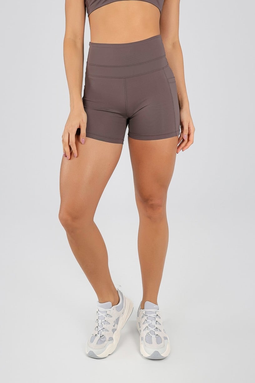 Short com Recorte no Cós e Bolsos nas Laterais (Trufa) | Ref: K4717-A