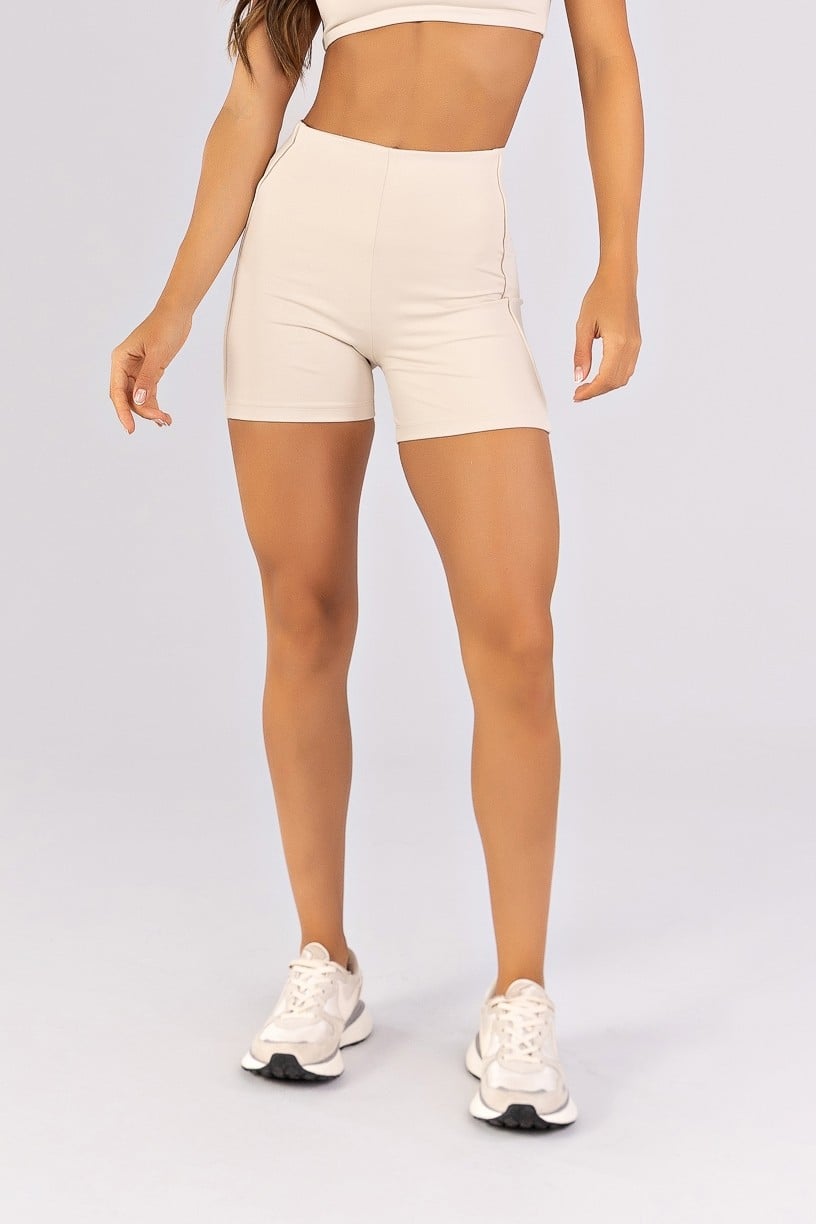 Short com Vivos sem Cós Aparente na Frente (Off-White) | Ref: K4801-B