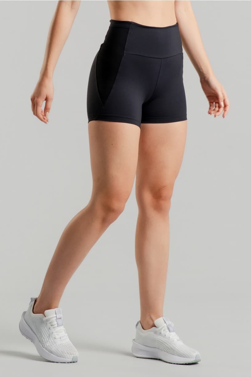 Short com Bolsos de Tule nas Laterais do Cós (Preto) | Ref: K4888-A