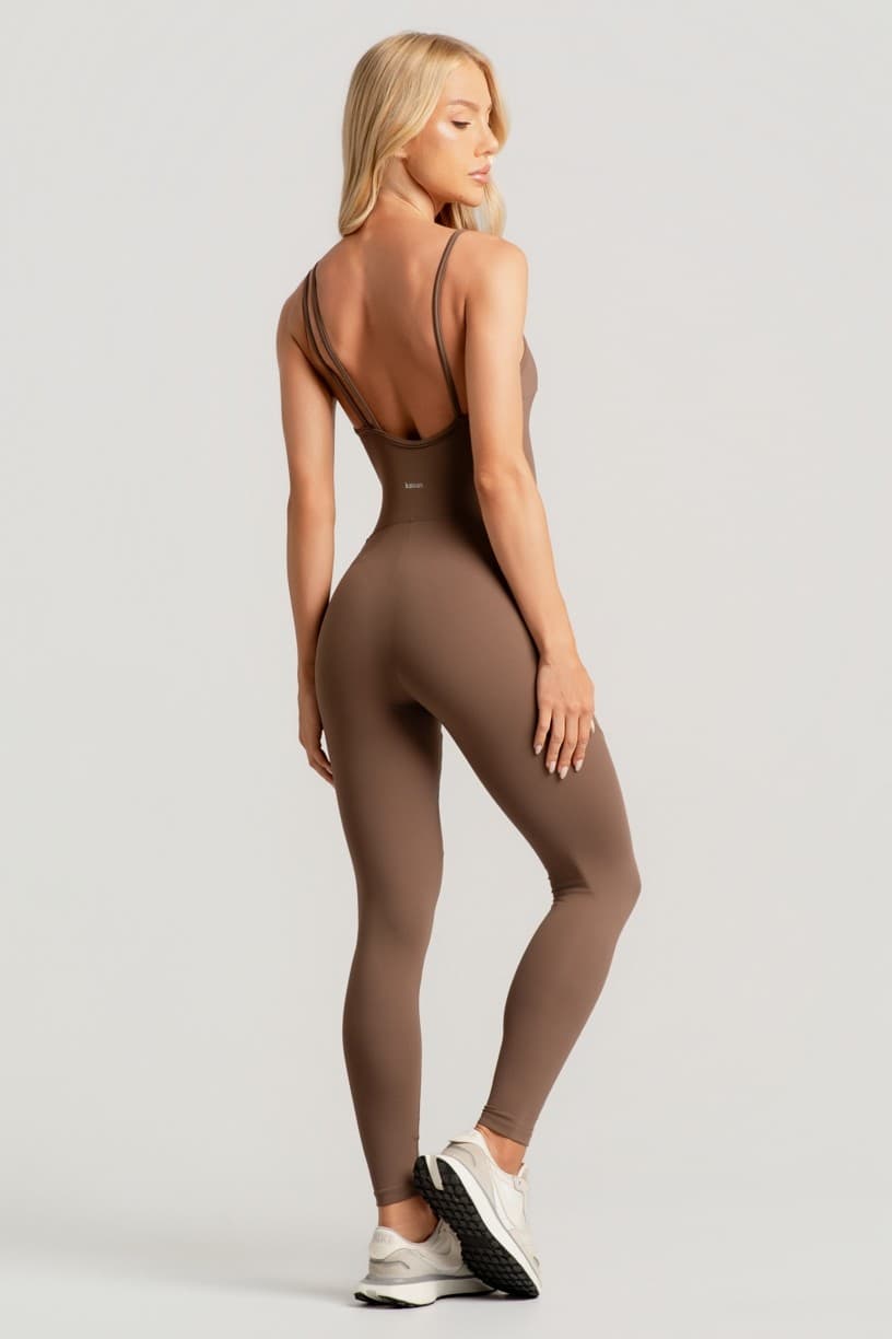 Macacão Assimétrico com Bolsos (Capuccino) | Ref: K4927-A