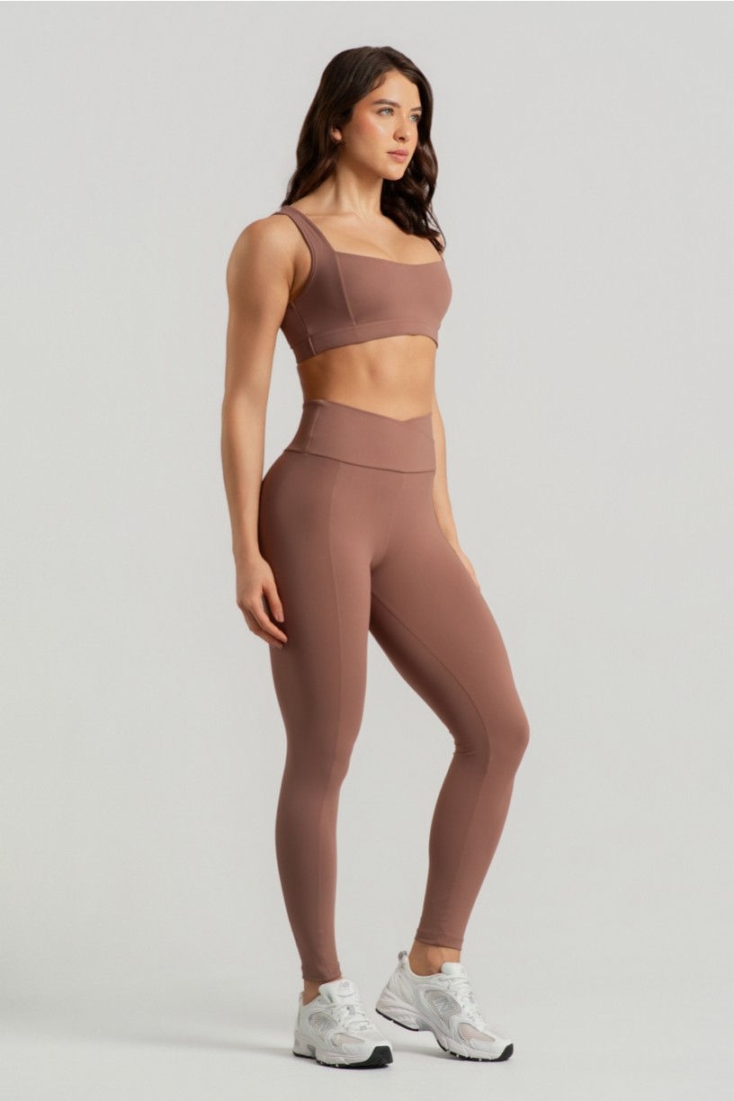 Calça Legging com Cós Transpssado e Recorte (Canela) | Ref: K4934-B