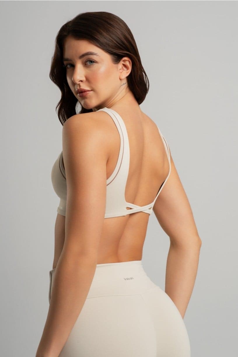 Top com Vivo Contrastante e Costas Abertas (Off-White / Canela) | Ref: K4930-B