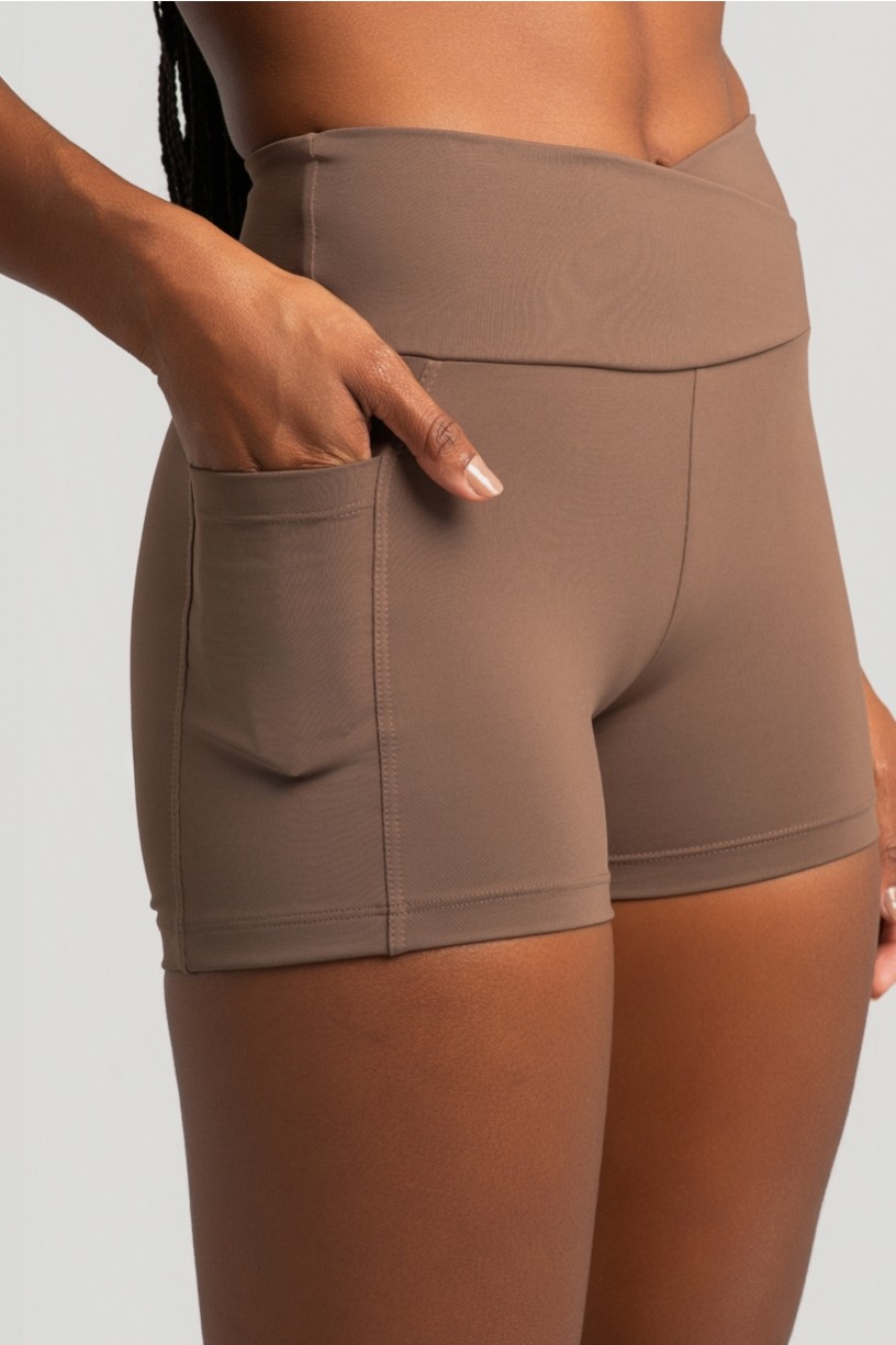 Short com Cós Transpassado e Bolsos (Capuccino) | Ref: K4361-F