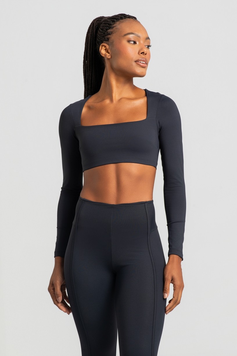 Top com Decote Quadrado e Mangas Longas (Preto) | Ref: K4979-A