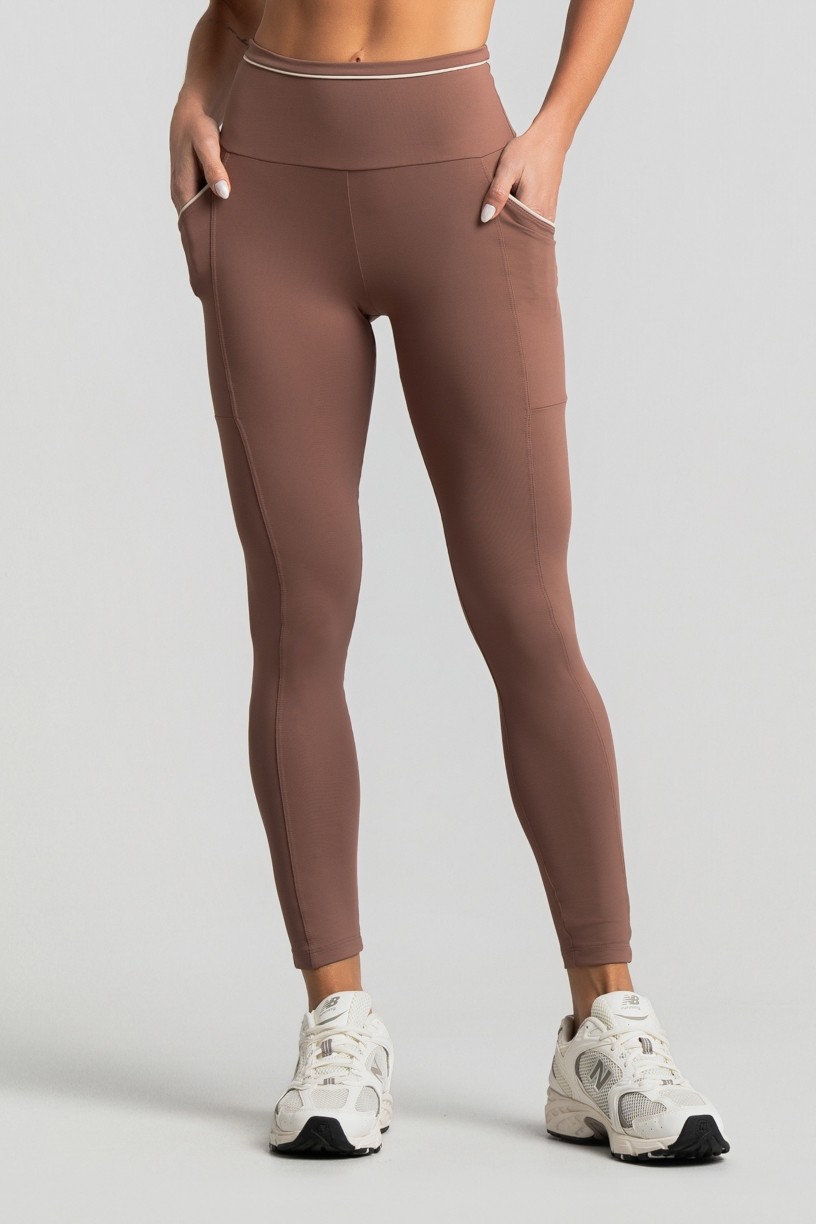 Calça Legging com Bolsos e Vivos Contrastantes (Canela / Off-White) | Ref: K5032-A