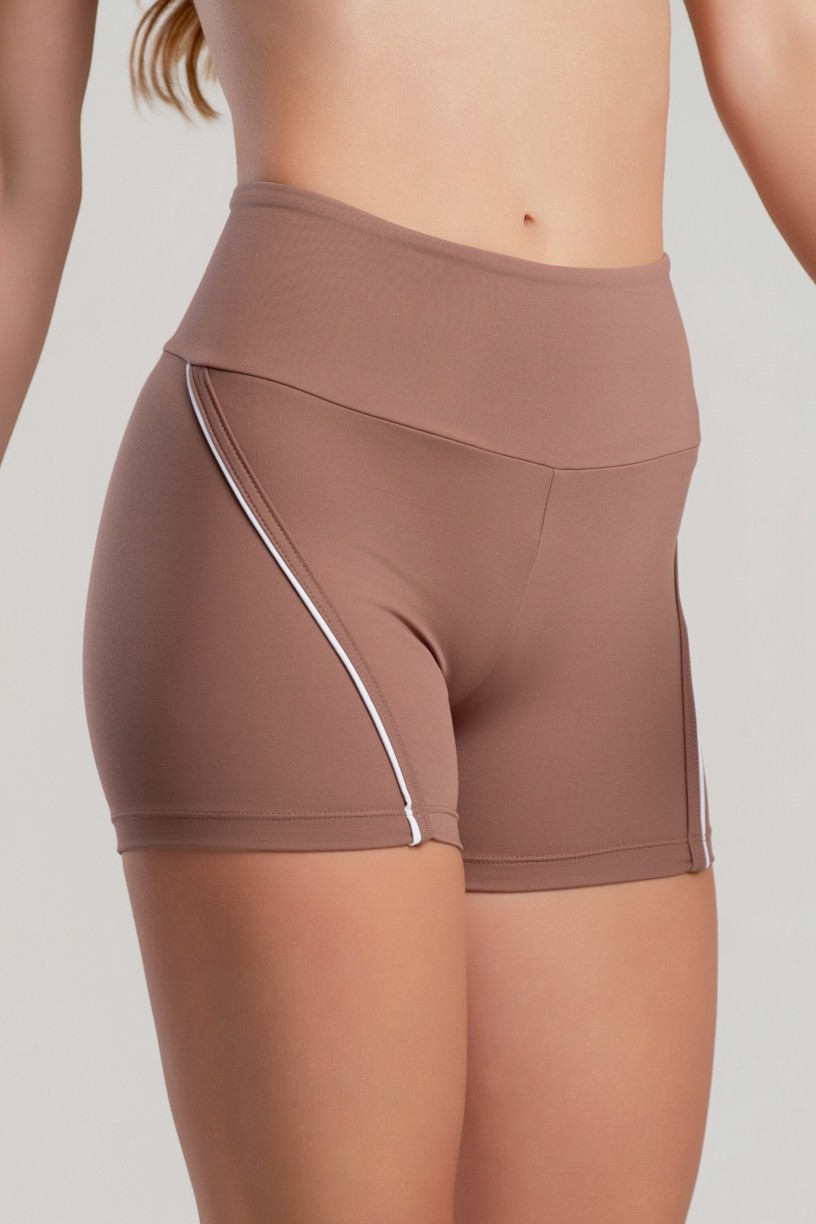 Short com Bolso no Cós e Chapado com Vivo Contrastante (Canela / Branco) | Ref: K5070-B