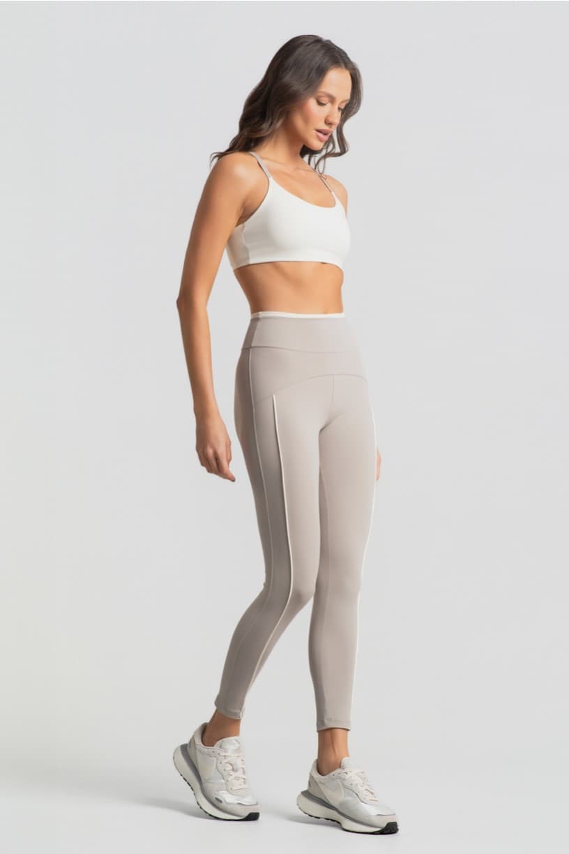 Calça Legging com Recorte e Vivo Contrastante (Duna / Vanilla) | Ref: K4981-A