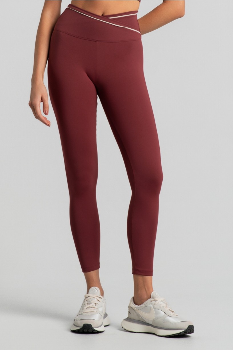 Calça Legging com Cós Transpassado e Vivo Contrastante (Rum / Off-White) | Ref: K4686-C