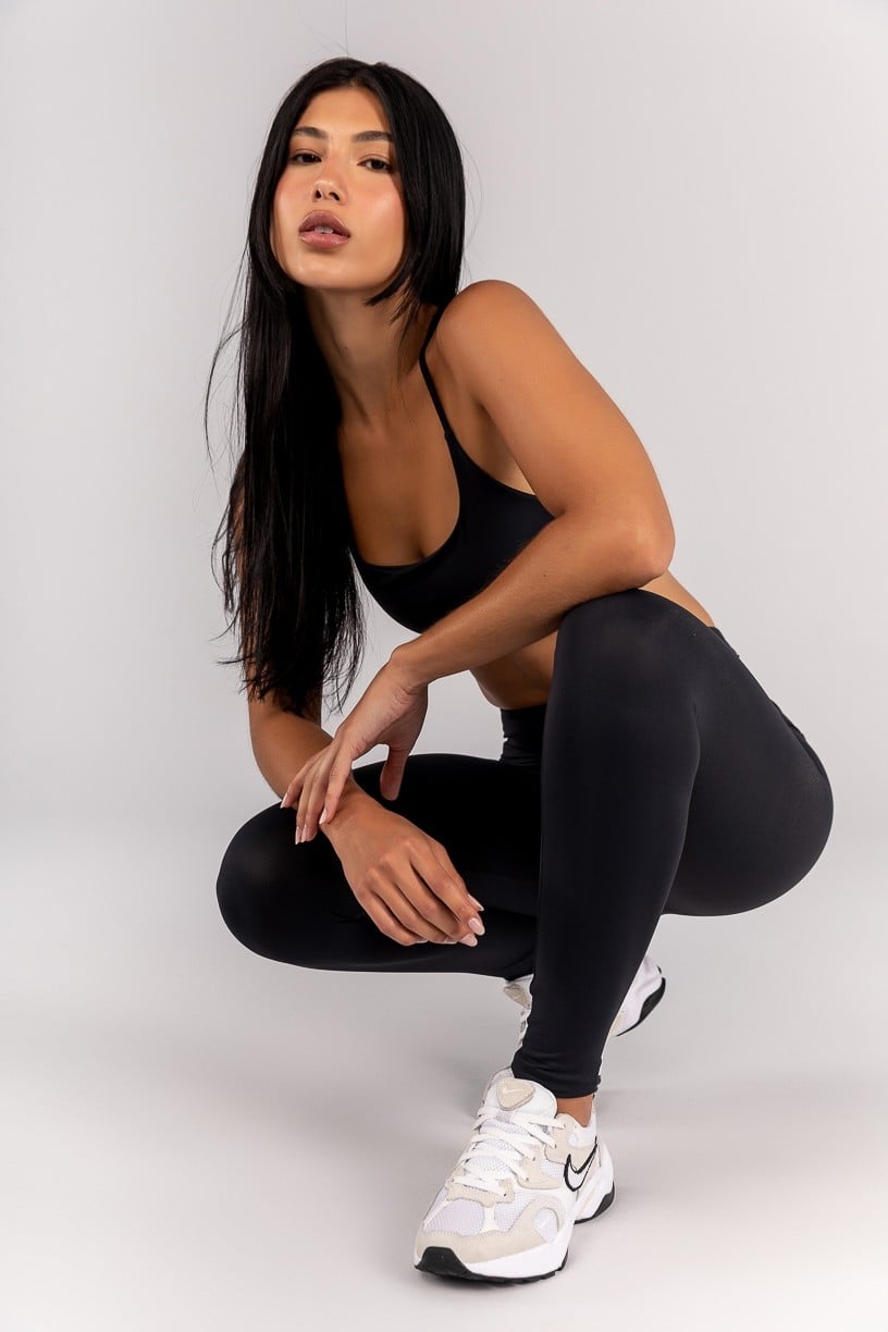 Calça Legging com Zíper Invisível no Bolso (Preto) | Ref: K4689-B